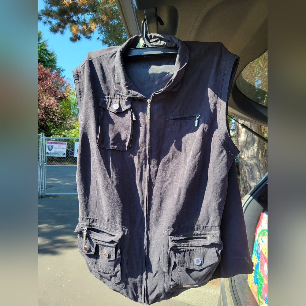 Black Zipup Adjustable Utility Like Vest M Or L W/ Brown On Buttons